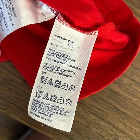 NEW  Tommy Hilfiger tee L - Picture 9 of 9